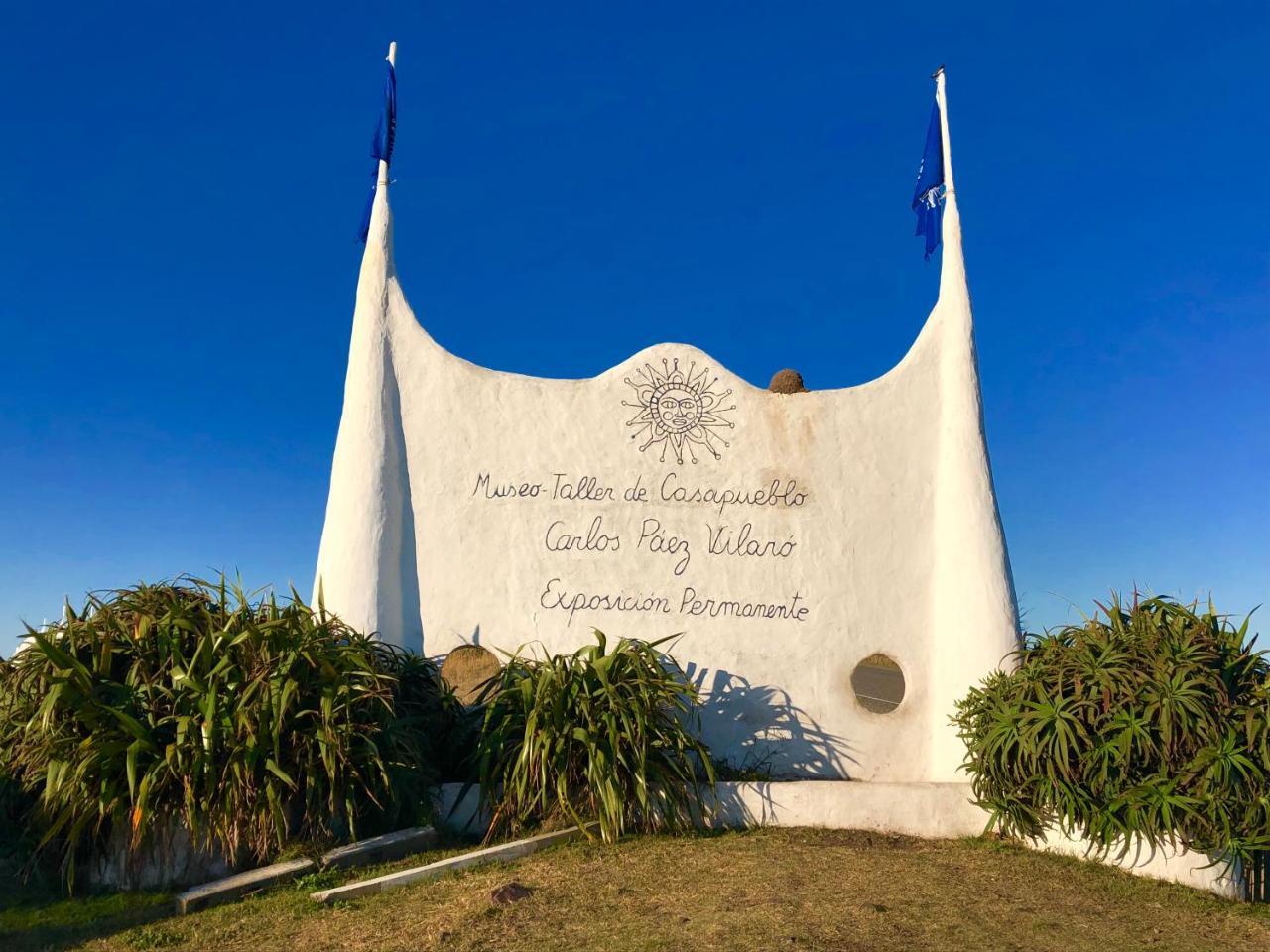 Grutas Punta Del *